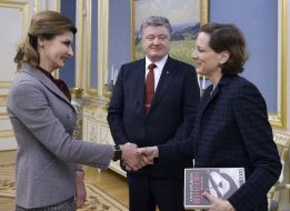 Marina Poroshenko, Ann Appelbaum and Petro Poroshenko