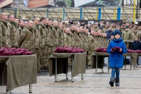 Церемония замены беретов десантников