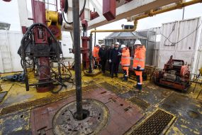 Volodymyr Groysman visited wells "Ukrgazvydobuvannya"