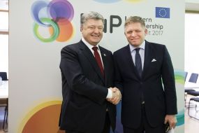 Petro Poroshenko and Robert Fitzo