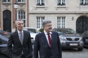 Petro Poroshenko and Jens Stoltenberg
