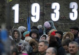 Участники мероприятий по случаю Дня памяти жертв Голодомора