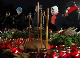 Участники мероприятий по случаю Дня памяти жертв Голодомора