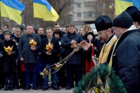 A clergyman holds a moleben