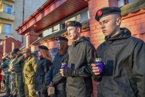 Акция ко Дню памяти жертв Голодомора возле консульства РФ во Львове