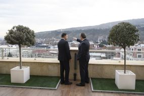 Vladimir Groisman and Giorgi Kvirikashvili