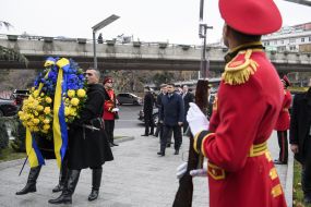 Vladimir Groisman put a wreath at the memorial to the Heroes