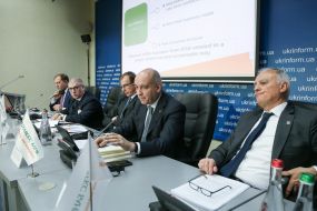 Учасники прес-конференції