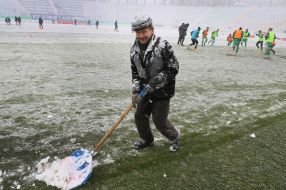 Snow cleaning on the football field