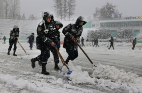 Snow cleaning on the football field