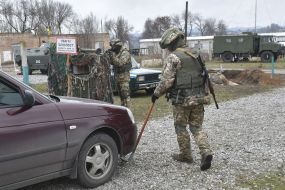 The military carries out an overview of the car