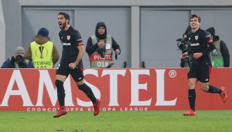 The game moment between FC "Zarya" and FC "Athletic"