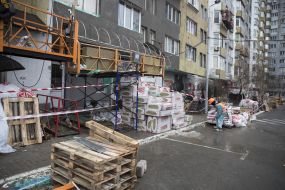 Work on the facade insulation