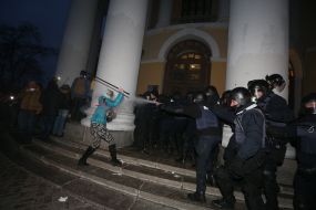 Clashes near the October Palace