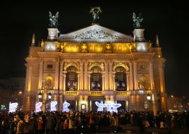 Рождественский уличный мини-спектакль