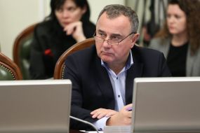 Александр Домбровский