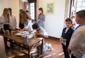 Marina Poroshenko presented the "Book of Peace" in Portugal