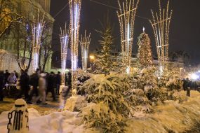 Новогодняя иллюминация на Софийской площади