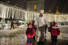 Актер в костюме святого Николая