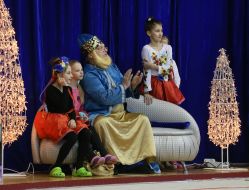 Святий Миколай і гімнастки