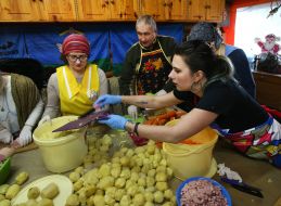 Preparation of salad olivier
