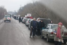 People stand in line for the CPI "Majorskoe"