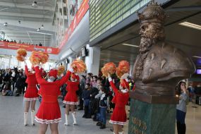 Участники флешмоба "Рождественские мировые хиты"