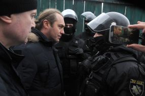 Igor Miroshnichenko and law enforcers