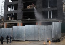 Participants of the picket set fire to tires