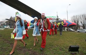 Santa Claus and Snow Maiden at the airport "Kiev" (Zhulyany)