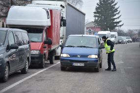 Cars in line to the checkpoint Chegini