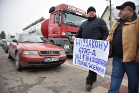 The activists blocked the road to Shegini's checkpoint