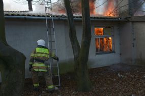 Elimination of a fire in a production room