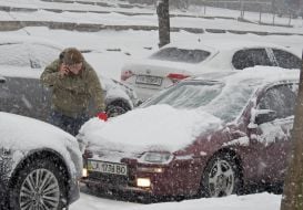 Уборка снега в Киеве