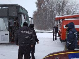 Поліція і рятувальники на трасі Одеса-Київ