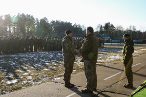Petro Poroshenko awarded troops