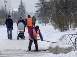 Snow cleaning in Kiev