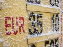 Stand with exchange rate