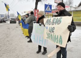 Activists lined up in a symbolic chain