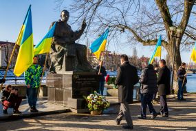 Ceremony of laying flowers to the monument to Augustin Voloshin