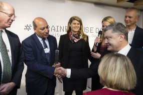 Петр Порошенко и Сума Чакрабарти