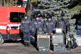 Rescuers during the delivery of new equipment