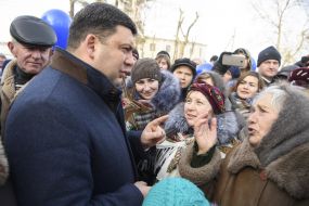 Владимир Гройсман общается с жителями Золотниковской общины