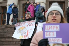 Акция против использования животных в цирковых представлениях