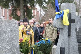 Clergyman during the requiem
