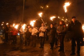 Смолоскипна хода на честь Героїв Крут