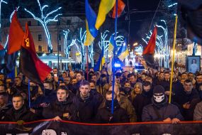 Факельное шествие в честь Героев Крут