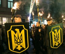 Факельное шествие в честь Героев Крут