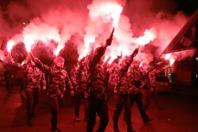 Факельное шествие в честь Героев Крут