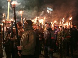 Факельное шествие в честь Героев Крут